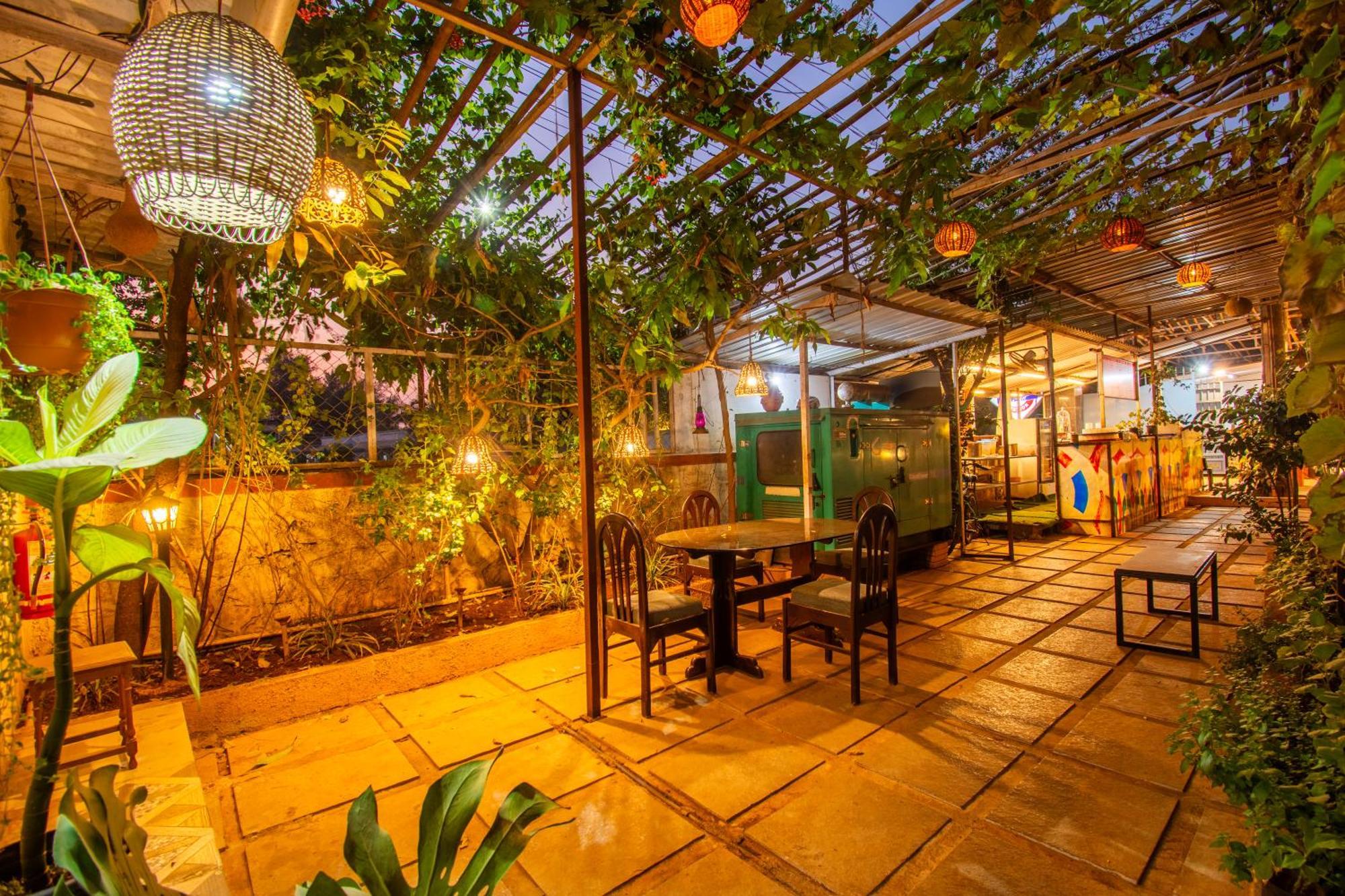 Flora Ecostay Resort And Spa 罗纳瓦拉 外观 照片
