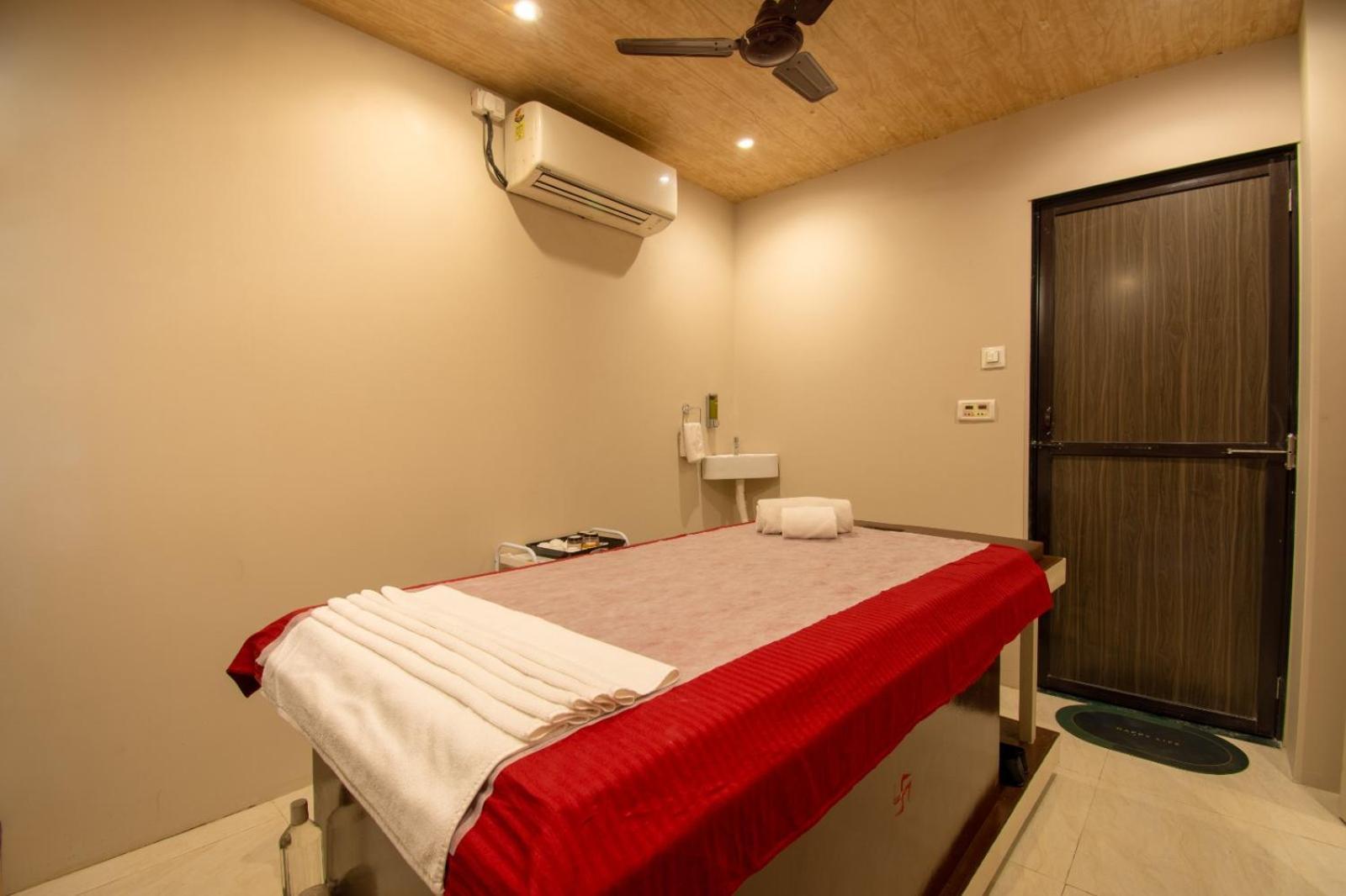 Flora Ecostay Resort And Spa 罗纳瓦拉 外观 照片